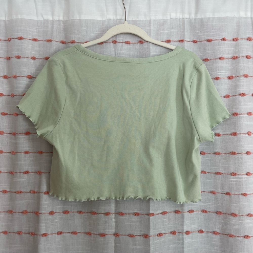 H&M Button-Front Crop Top - NWOT! - Picture 4 of 4